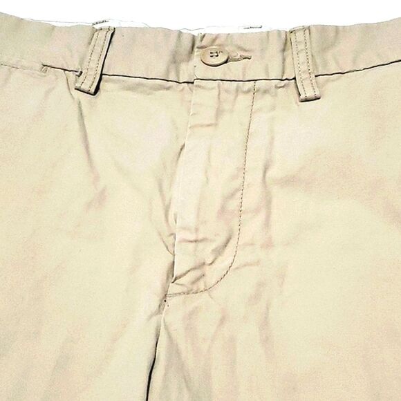 Old Navy Slim Fit Flat Front Khaki Shorts - Picture 3 of 9